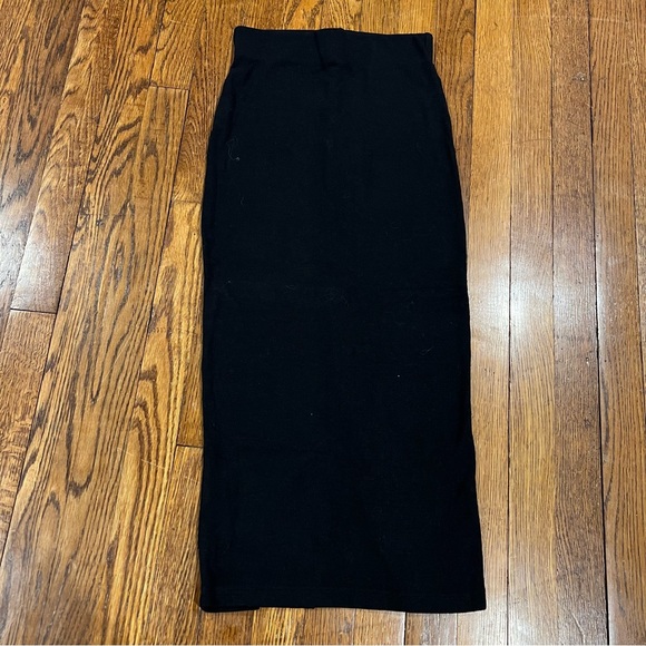 Aritzia Dresses & Skirts - ARITZIA • WILFRED FREE knit skirt XS